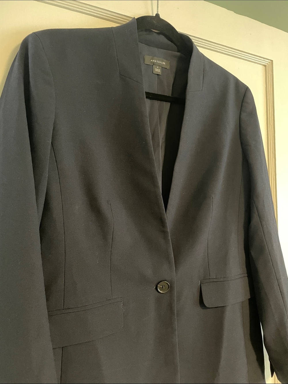 Ann Taylor Collarless Navy Blazer in Seasonless Stretch size 4 - Picture 5 of 8